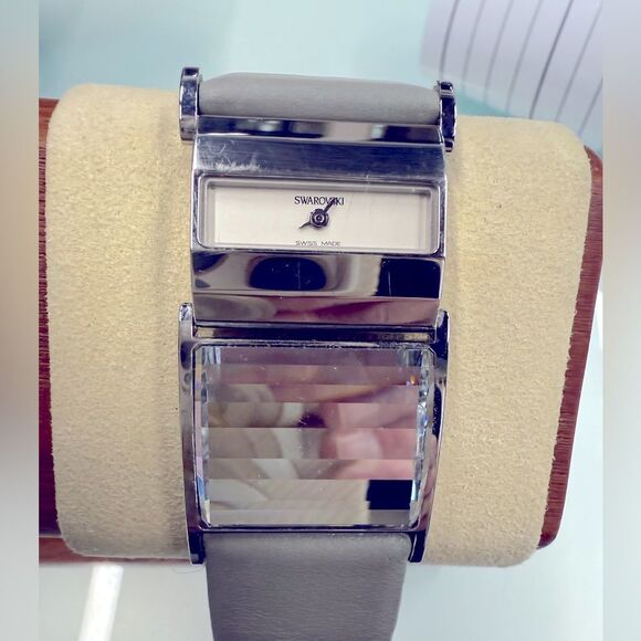 Swarovski Women’s Swiss Made Crystal Bracelet Watch – Silver w/ Box FWD235SIM4 - Picture 5 of 14